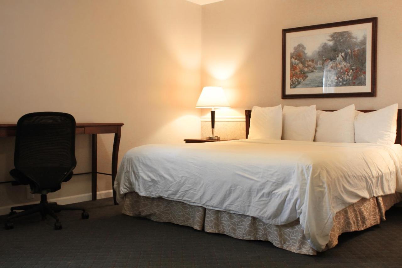 Alpine Inn & Suites Rockford Exteriör bild