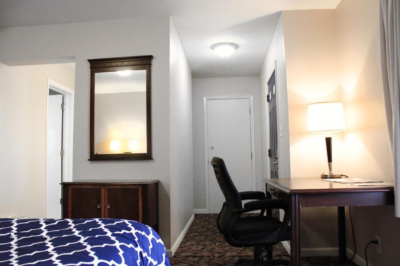 Alpine Inn & Suites Rockford Exteriör bild
